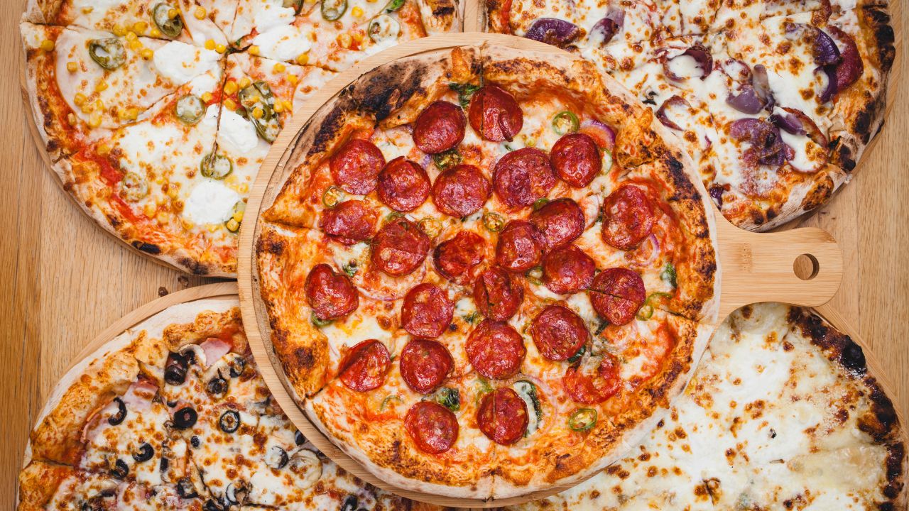 Câte tipuri de pizza există în Italia? O incursiune delicioasă în inima gastronomiei italiene